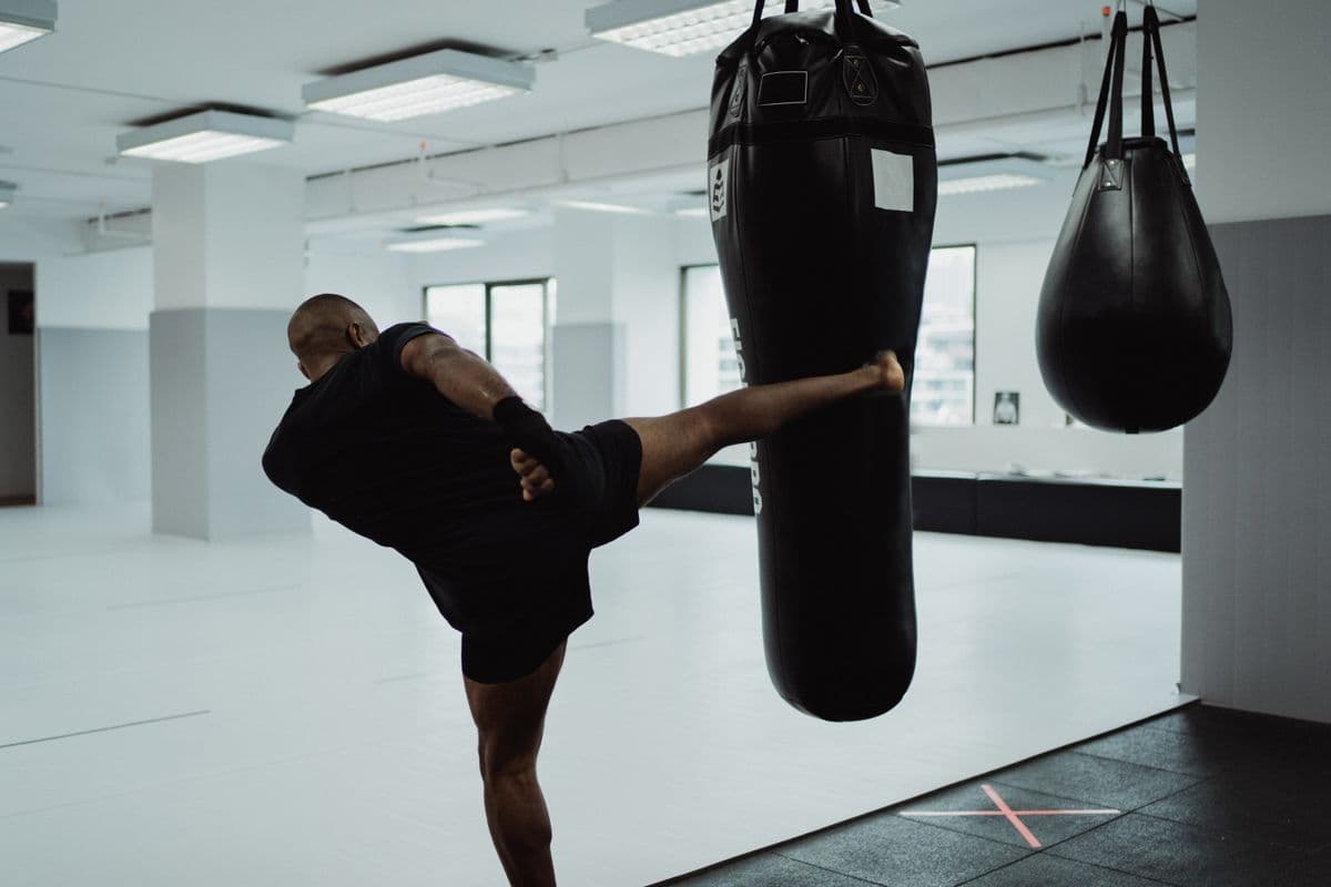 Kickboxing heavy bag rounds